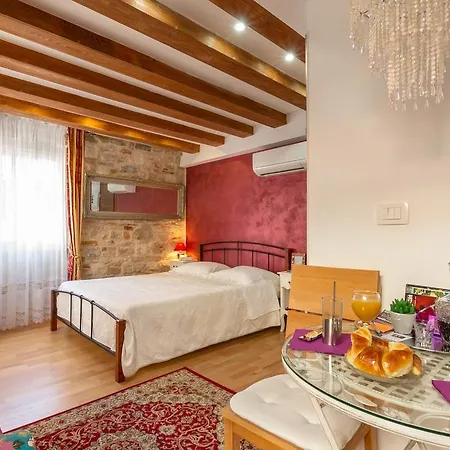 アパート スタジオ オーレリア パレス スプリト