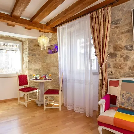 Aurelia Palace Apartment